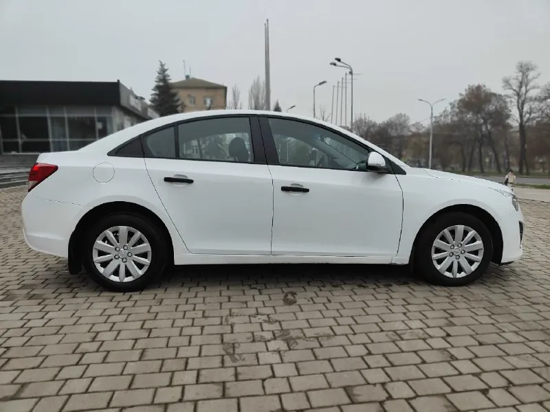 Цена: 1.100 продаю: chevrolet cruze ( chevrolet круз) пробег: 56тысяч (оригинал) по факту 1 владелец год выпуска: 2014 двигатель: 1.6 бензин коробка: автомат привод: передний продажа с переоформлением. автомобиль полностью обслуженный. всё работает в штатном режиме. салон в прекрасном состоянии. более подробную информацию что было сделано предоставлю по телефону. город донецк +7949-429-36-77 📞 звоните: +7(949)4293677 - фотография - 7