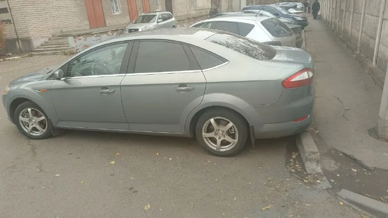 Форд мондео 1.6 состояние кузова на 4+ не глилая не ржавая, остальные вопросы по телефону 2009 год пробег 195к. цена 700к учёт 180 +79493233031 - фотография - 3