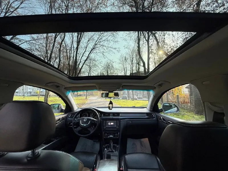 🚘 марка / модель:skoda superb lаurin&klement 📮 город:донецк 📅 год выпуска:2012 💶 цена:1.150.000р 📊 пробег:200.000км ⛽ двигатель (тип, объем, ):бензин,2.0 🔧 тип кпп:автомат 📝 описание: в продаже очень редкий и отличный автомобиль, акпп мокрая dq250 и мотор ccza 2.0. максимальная комплектация lаurin&klement в ней есть все даже зонтик) вентиляция и обогрев всех сидений, музыка sound system, навигация, климат многозонный, шторки, электро багажник, адаптивная оптика, панорамная крыша, память сидений, камера заднего вида, бесключевой доступ, кнопка старт стоп и т. д. технически на отлично, кузов чувствует себя прекрасно, готов к любым проверкам на вашем сто. машина дарит много положительных эмоций, двигатель, коробка обслужены салон в отличном состоянии комплектация laurin&klement эксплуатация автомобиля с 2013г, только лишь в одной семье, птс оригинал, два ключа. отличный автомобиль за свои деньги ☎ контактный телефон:+79495505985телеграм) - фотография - 10