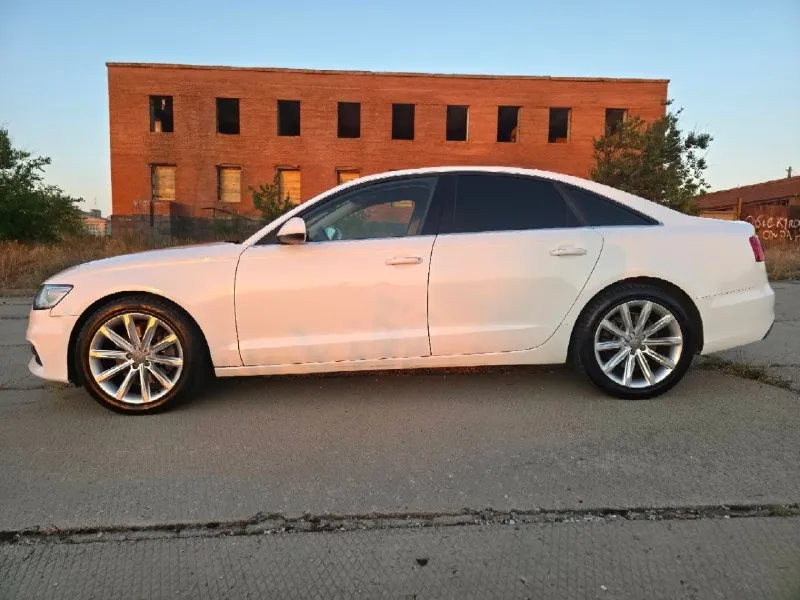 Продам. audi a6 c7 quattro ✅ s-line. ✅ 2011. ✅ двигатель 3.0 tdi (cduc) ✅ 7 ступений. (dl501) ✅ 301 000 тыс. км. ✅ парктроники перед+задний. ✅ мmi с блютуз. ✅ led свет + бронепленка ✅ память сидений. ✅ контурная подсветка салона и внешних ручек. ✅ салон в отличном состоянии, кожа. ✅ датчики дождя, света, 4-х климат контроль, подогрев продувка сидений. ✅ диски r19. ✅ новые тормозные диски, колодки, ступичные подшипники, термостат и генератор. ✅ в автомобиле работает все. автомобиль по технике и кузову без проблем. лутугино +79591242117 цена 1.8🍋 📞 звоните: +7(959)1242117 - фотография - 2