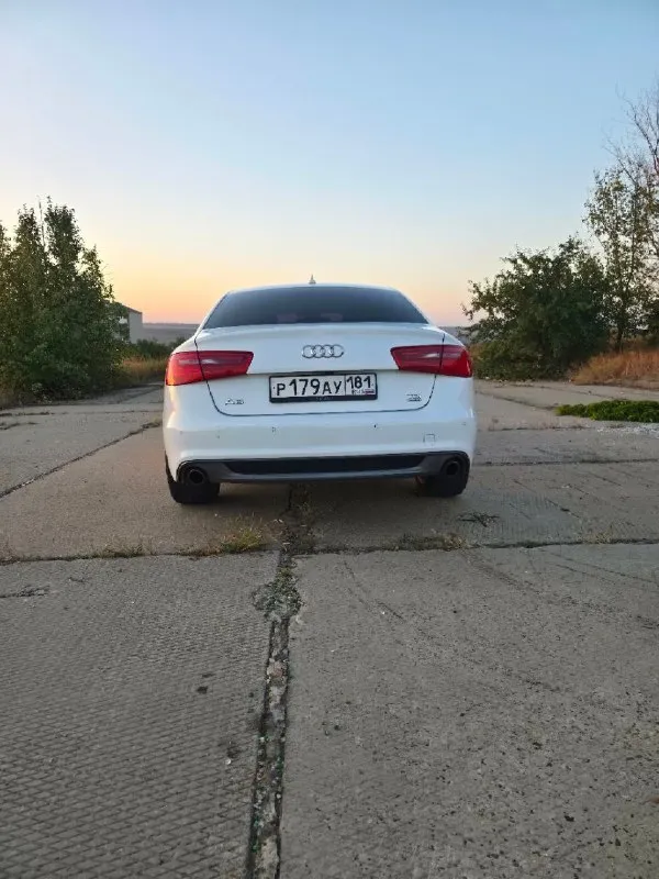 Продам. audi a6 c7 quattro ✅ s-line. ✅ 2011. ✅ двигатель 3.0 tdi (cduc) ✅ 7 ступений. (dl501) ✅ 301 000 тыс. км. ✅ парктроники перед+задний. ✅ мmi с блютуз. ✅ led свет + бронепленка ✅ память сидений. ✅ контурная подсветка салона и внешних ручек. ✅ салон в отличном состоянии, кожа. ✅ датчики дождя, света, 4-х климат контроль, подогрев продувка сидений. ✅ диски r19. ✅ новые тормозные диски, колодки, ступичные подшипники, термостат и генератор. ✅ в автомобиле работает все. автомобиль по технике и кузову без проблем. лутугино +79591242117 цена 1.8🍋 📞 звоните: +7(959)1242117 - фотография - 4