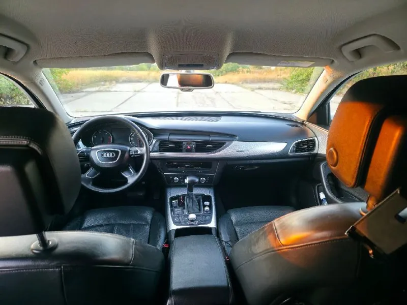 Продам. audi a6 c7 quattro ✅ s-line. ✅ 2011. ✅ двигатель 3.0 tdi (cduc) ✅ 7 ступений. (dl501) ✅ 301 000 тыс. км. ✅ парктроники перед+задний. ✅ мmi с блютуз. ✅ led свет + бронепленка ✅ память сидений. ✅ контурная подсветка салона и внешних ручек. ✅ салон в отличном состоянии, кожа. ✅ датчики дождя, света, 4-х климат контроль, подогрев продувка сидений. ✅ диски r19. ✅ новые тормозные диски, колодки, ступичные подшипники, термостат и генератор. ✅ в автомобиле работает все. автомобиль по технике и кузову без проблем. лутугино +79591242117 цена 1.8🍋 📞 звоните: +7(959)1242117 - фотография - 7