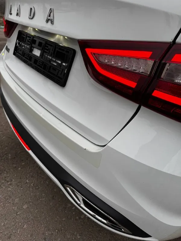 Lada vesta год 2024 пробег 15000км на гарантии комплектация подогрев сидений, круиз контроль, автозапуск сигнализация с обратной связью автомобиля, все зоны риска в броне плёнки, два комплекта ключей, два комплекта резины, без дтп я собственник цена 1🍋380 торг +79495672089 - фотография - 4