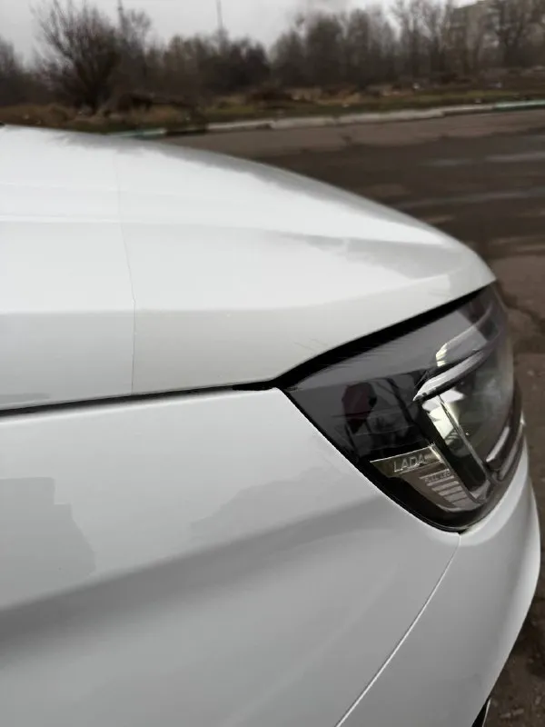 Lada vesta год 2024 пробег 15000км на гарантии комплектация подогрев сидений, круиз контроль, автозапуск сигнализация с обратной связью автомобиля, все зоны риска в броне плёнки, два комплекта ключей, два комплекта резины, без дтп я собственник цена 1🍋380 торг +79495672089 - фотография - 5