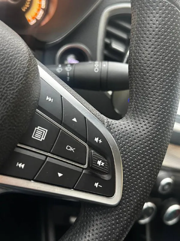 Lada vesta год 2024 пробег 15000км на гарантии комплектация подогрев сидений, круиз контроль, автозапуск сигнализация с обратной связью автомобиля, все зоны риска в броне плёнки, два комплекта ключей, два комплекта резины, без дтп я собственник цена 1🍋380 торг +79495672089 - фотография - 8