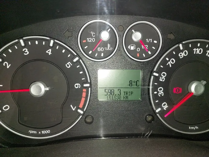 Продам авто! ford fusion 2007г. объём 1.6 (механика), 151.5 тыс. пробега, машина в одной семье с момента покупки в салоне донецка. на данный момент ездит жена. машина в хорошей комплектации, по моему в предпоследней, передние и задние обогреватели стекол, лобовое не менялось, ржавчины нет, гаражное хранение. в машине своевременно менялись расходники и гсм. масло менялось каждые 8 тыс. последняя смена масла и фильтров 500 км. назад. перечислять что было заменено очень много, могу скинуть информацию, ссылка на драйве, все подробно расписано. заменена штатная магнитол на сенсорную. так же был установлен редкий обвес fusion + (в днр таких не видел или вообще нет) машина ухожена и на уверенном ходу, все что нужно было заменить все заменено, ходовая и двигатель без нареканий. как говорится, сел и поехал! цену вижу 720 тыс. готов торговаться. +7 949 356 21 98 территориально г. енакиево. 📞 звоните: +7(949)3562198 - фотография - 6