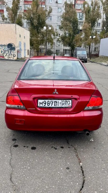 Lancer 2005 ✅цена-379000 (торг) продаётся mitsubishi lancer 2005 г. в., автомат, двигатель 1.6. хорошее состояние, кондиционер, 4 стеклоподъёмника, центральный замок. стоит зимняя шипованная резина. красивый красный цвет. по ходовой нареканий нет, двигатель работает спокойно и тихо, коробка не пинает. установлена магнитола с bluetooth, usb и aux. стоит новый аккумулятор. прошу не забывать что машине 20 лет. ✅цена-379000 (торг) +79494153100 - фотография - 6