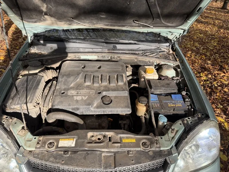 Продам chevrolet лачетти 2005 год выпуска, 202 000 пробег. зимняя резина. двигатель не дымит, машина едет хорошо. 490000р. торг у авто. +79493697104 📞 звоните: +7(949)3697104 - фотография - 5