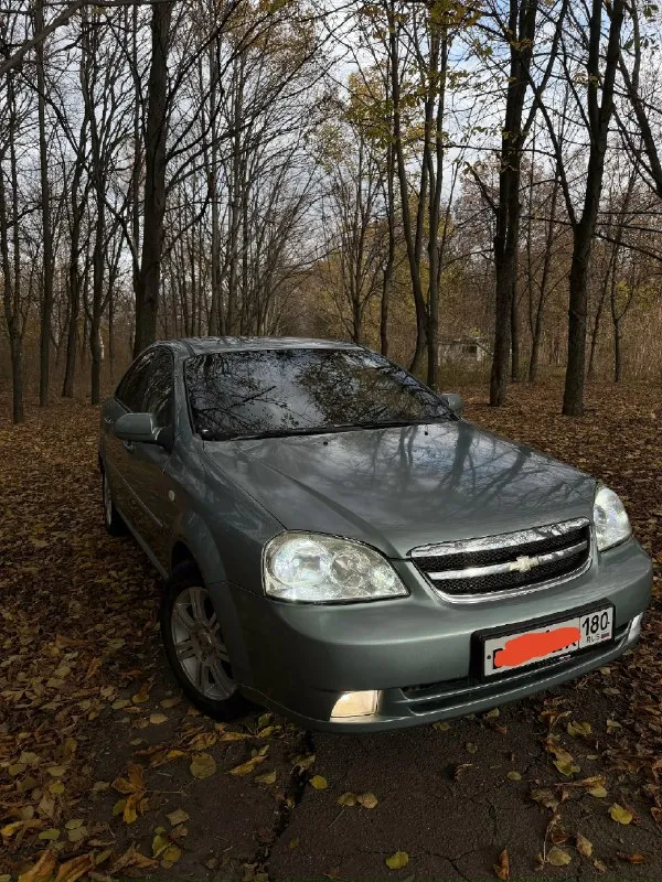 Продам chevrolet лачетти 2005 год выпуска, 202 000 пробег. зимняя резина. двигатель не дымит, машина едет хорошо. 490000р. торг у авто. +79493697104 📞 звоните: +7(949)3697104 - фотография - 7