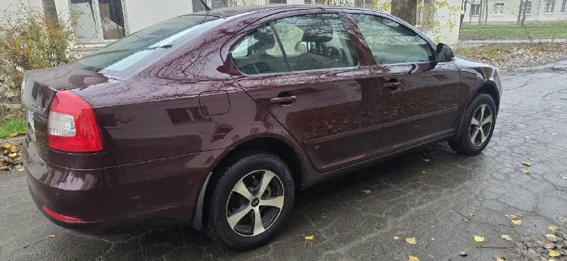 Продма skoda октавию а5 2012г. один хозяин по птс родного пробега 115тыс. мкпп (механика) 1.6 машина в идельном состоянии, без дтп. автотека зеленая. масла, фильтра заменены. любая ваша проверка! авто никаких вложений не требует. комплектация: ▫️парктроник ▫️датчики дождя ▫️датчики света ▫️климат контроль ▫️бортовой компьютер ▫️круиз контроль ▫️4 стеклоподъемника ▫️сигнализация ▫️доводчики стекл ▫️подогрев заднего переднего стекла ▫️подогрев зеркал ▫️подогрев сидений ▫️сервисная книжка цена:1.100.000₽ номер телефона:+79497096952 📲 tg: николай 161181 📞 звоните: +7(949)7096952 - фотография - 3