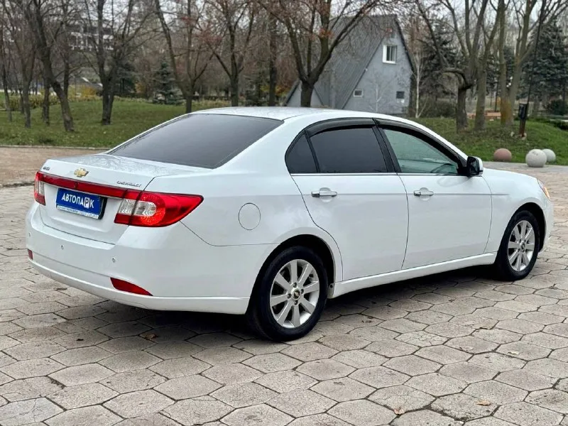 🇰🇵 chevrolet epica 💰цена: 670 000р 🏢город: мариуполь 📅год выпуска: 2011 🧾пробег: 191 565 км. ⚙️двигатель: 2.0 ⛽топливо: бензин ⚙️кпп: механика 📞 телефон: +7-949-727-41-51 +7-949-551-91-52 +7-989-263-55-56 💾 описание: переднеп. .. намики, технологичных решений и европейского уровня комфорта. этот презентабельный автомобиль – отличное решение как для деловых поездок, так и для незабываемого отдыха. ✅ 1 владелец за всю историю. ✅ отличное состояние. ✅ кузов без коррозии. ✅ южная эксплуатация. ✅ оригинальный пробег. ✅ шикарная комплектация. улица шевченко 2️⃣6️⃣9️⃣ 🏦 возможна продажа в кредит по двум документам. - фотография - 4