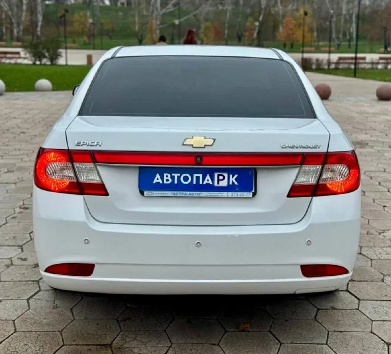 🇰🇵 chevrolet epica 💰цена: 670 000р 🏢город: мариуполь 📅год выпуска: 2011 🧾пробег: 191 565 км. ⚙️двигатель: 2.0 ⛽топливо: бензин ⚙️кпп: механика 📞 телефон: +7-949-727-41-51 +7-949-551-91-52 +7-989-263-55-56 💾 описание: переднеп. .. намики, технологичных решений и европейского уровня комфорта. этот презентабельный автомобиль – отличное решение как для деловых поездок, так и для незабываемого отдыха. ✅ 1 владелец за всю историю. ✅ отличное состояние. ✅ кузов без коррозии. ✅ южная эксплуатация. ✅ оригинальный пробег. ✅ шикарная комплектация. улица шевченко 2️⃣6️⃣9️⃣ 🏦 возможна продажа в кредит по двум документам. - фотография - 5