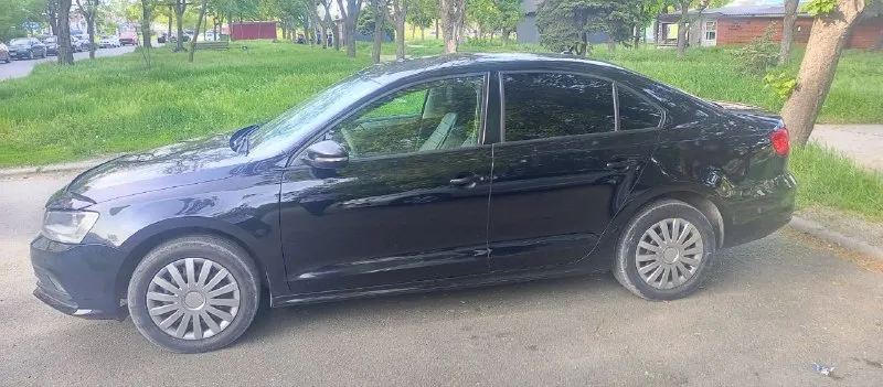 Продам volkswagen jetta в хорошем состоянии, полная комплектация, все вопросы по телефону. год выпуска:2015г. в. цвет:черный объем двигателя:1.6л топливо:бензин кпп:механика 5-ти ступка документы:хозяин город:мариуполь цена:850т. р тел. , :+79496135573 +79498101517 - фотография - 9