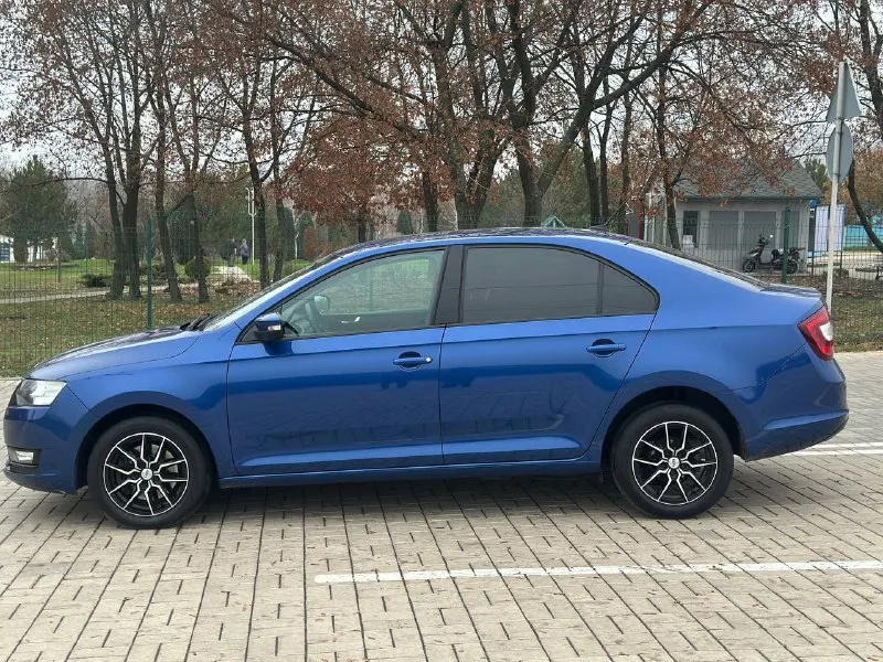 Продам skoda rapid 2018 года, автомат, автомобиль в отличном состоянии, бережная семейная эксплуатация (автомобиль был всю жизнь в одной семье, один хозяин !). вся геометрия кузова ровная, кузов в заводском окрасе, заводские швы и герметики сохранены. машина технически идеальна двигатель 1.6 л, 110 л. с. — работает без нареканий, не расходует масло. переключается плавно и чётко. подвеска мягкая, без стуков и посторонних шумов. кузов в отличном состоянии: ни рыжиков, ни коррозии, ни гнили. днище, пороги, стаканы, лонжероны, арки, низа дверей — всё целое, как новое. салон и багажник: автотека идеальная, без дтп, без выплат, без расчетов, зелень ✅ всё аккуратно донецк, цeна 🎁1 220 000 торг у капота, +79493303716 (тeлeгpам так жe на этом номepe). покупайте авто у проверенных продавцов, смотрите мой профиль телеграм (+79493303716 или мой ник avto_lider_dnr) там все отзывы моих клиентов ✅ 📲 tg: @avto_lider_dnr 📞 +7(949)3303716 📲 tg: @da83robot 📞 звоните: +7(949)3303716 - фотография - 5