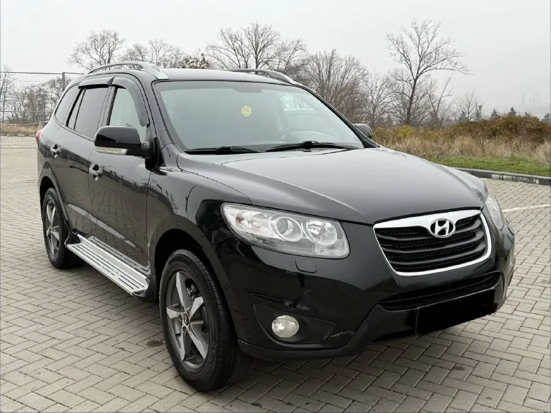 Продам hyundai santa fe 2.4 бензин/газ год выпуска 2011 состояние идеальное. без вмятин царапин и рыжиков сервисные книги. в родном окрасе кнопка star - stop без ключевой доступ вложений не требует! любое оформление! салон не затертый не порваный резина новая авто полностью обслужена до мелочей работает ровно. коробка переключает идеально климат контроль работает все жидкости заменены! стекла все родные каждая кнопка работает) цена 1.295₽ +7-949-794-46-27 остольные вопросы по телефону звоните в любое время. 📲 tg: евгений 📞 звоните: +7(949)7944627 - фотография - 2