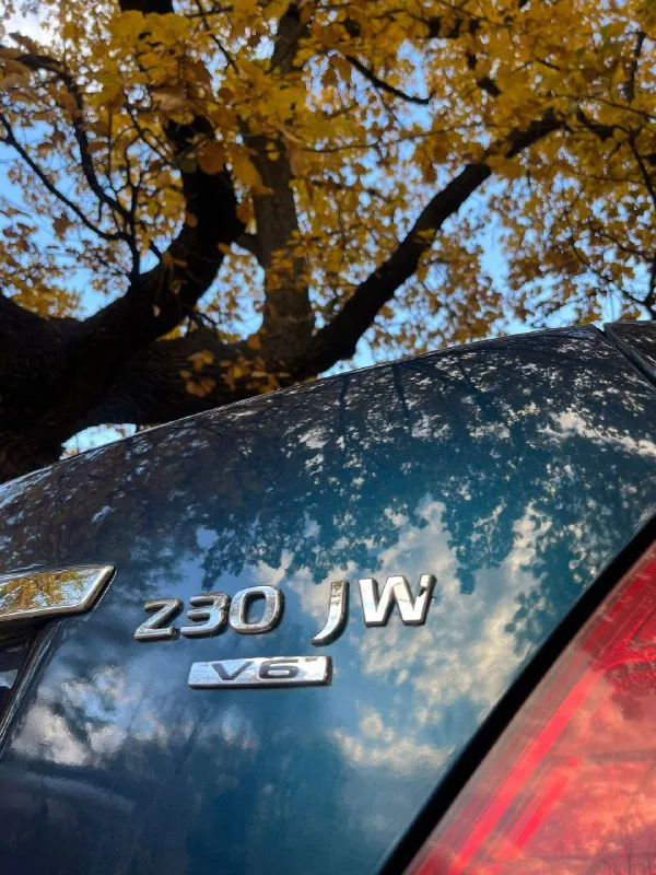 Nissan teаnа j31 японской сборки рестайлинг 2007г. 2.4 полноценный автомат чиcтaя иcтopия! машина в очень достойном состоянии было вложено не мало времени и средств. поменяли много чего а именно: -полностью поменяна подвеска. дорогу держит отлично, не гремит, посторонних шумов нет! -полностью поменян и доработан свет автомобиля (цена 38 000 тыс. ) светло как днём! дальний свет даже не включаю мотор чувствует себя отлично все расходники менялись вовремя (замена масла каждые 6000км). ни ест ни грамма! автомат так же чувствует себя отлично передачи переключает плавно без пинков. электропривод сидений, память сидений, климат двухзонный, бесключевой доступ, камера заднего вида, два комплекта ключей по кузову машинка без гнили от слова совсем. без шпаклёвки! без дтп лобовое без трещин комплектация premium! с люком не течет работает исправно! самая полная комплектация для этого мотора ! документы чистые, проверки на сто приветствую состояние машины сел поехал цена 690.000 торг +79493815086 - фотография - 4