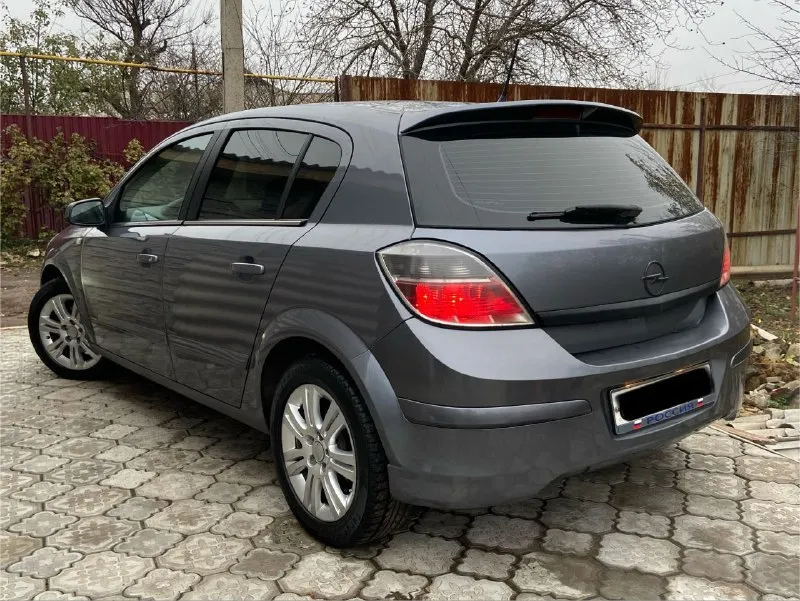 Продам opel astra h ( рестайлинг ) 2007 год выпуска двигатель 1.8 бензин - без нареканий, не дымит, не троит, расхода масла нет ! обычная и надежная механика 5 - ст. по кузову без дефектов, гнили и ржавчины нет ! вин-код читается отлично ( как новый ! ) технически так же без проблем, пробег 200.000 км богатая комплектация : 4 эл. стеклоподъемника, подогрев сидений, климат-контроль ( кондиционер работает ), электропривод зеркал, заводской ксенон, хорошая музыка ( сабвуфер сделан под стелс ), комбинированный салон… полное переоформление цена 545.000₽ реальному покупателю торг у авто ! +79496167396 донецк, кировский район - фотография - 5