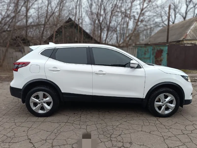 Nissan qashqai 2.0 cvt 2wd 2019 года выпуска пробег 106 тыс км продаю свой личный автомобиль в идеальном состоянии, вложений не требует, комплектация с подогревами стекол сидений зеркал и многое другое, датчики света дождя, система стабилизации, система курсовой устойчивости, круиз контроль и многое другое. ... .. в общем автомобиль достойный и будет ещё долго радовать нового владельца! автомобиль находиться в днр цена: 1.670.000 ₽ тел: +7(977)3747936 - фотография - 7