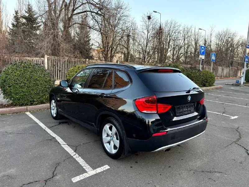 Bmw x1 2.0 авт. ,2012 года выпуска с родным оригинальным пробегом 126 тысяч км. в очень достойном состоянии 👍 не бита не крашена кроме переднего бампера 100% любые проверки ! салон как новый, техника вся в идеале на 5+ птс оригинал! возможно оформление в кредит. возможен обмен. более детальная информация по телефону. цена - 1.350.000 р. +79493890604 - фотография - 5