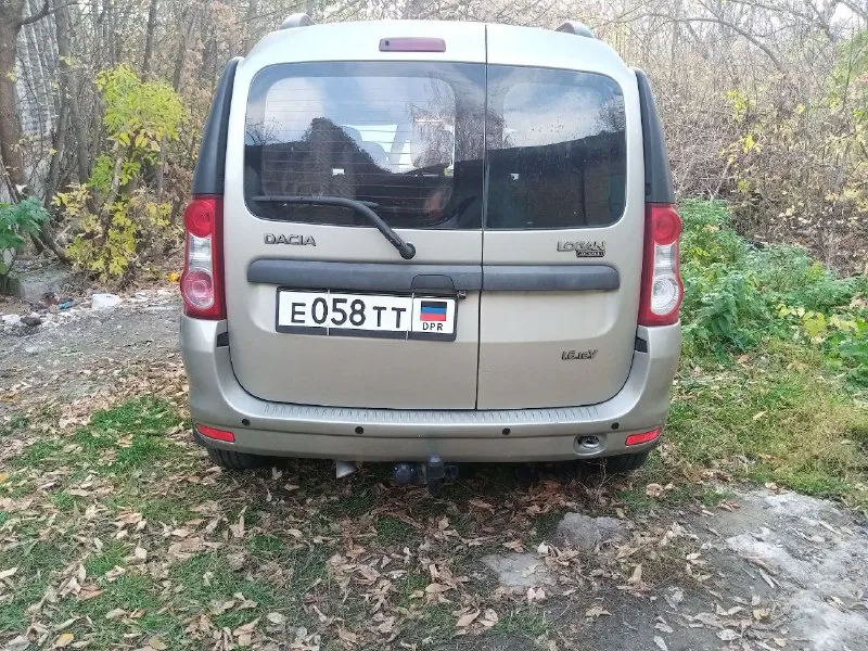 Dacia logan mcv 2009 г. в. 7 мест. (та же лада ларгус. ) газ/бензин. пробег 250000т. двигатель 16кл. рено k4m. состояние для своих лет нормальное. замена грм произведена 2000km назад. автомобиль личный (владелец с 2021г), езжу каждый день. цена 600000т. р. торг у капота. переоформление. макеевка +79493936100 - фотография - 4