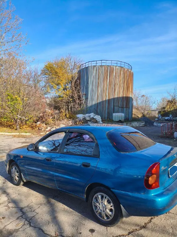 Продам ланос 2011 год двигатель 1.5 2 стеклоподъёмника, гидроусилитель руля. двигатель в хорошем состоянии, масло не есть. весь в родном окрасе, без ржавчины, низ дверей целый. салон ухоженный. 2 ключа, переоформление без проблем цена 320000 торг донецк звоните +79494203825 📞 звоните: +7(949)4203825 - фотография - 3