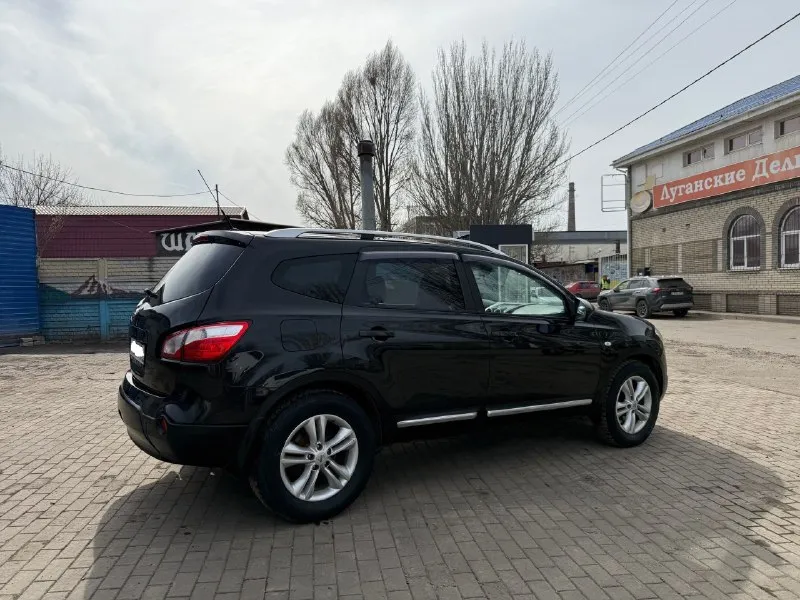 Nissan кашкай+2, кпп-автомат, 2013 год, 2.0 бензин, полный привод (подключаемый), 7 мест. автомобиль в идеальном состоянии !!! установлен контрактный двигатель с пробегом 40 тысяч и новая шикарная комплектация: электростёкла и зеркала, климат, круиз, кожа, панорамная крыша, камеры 360, бесключевой доступ, сигнализация, мультируль, навигация, музыка bose, у авто два ключа и два брелка, линзованный свет, abs, esp, на приборке ошибок нет. техническая часть авто также в прекрасном состоянии !!! кпп листает идеально, двигатель как часы, ходовая вся сделана, ни стуков ни скрипов !!! новый акб, новые свечи, масла-фильтра после замены, антифриз новый, масло в кпп после замены, новые тормозные диски и колодки. салон чистый, целый, кожа как новая. возможен трейд ин/обмен с вашей доплатой/. документы в порядке. можно оформить в кредит по двум документам !!! есть другие авто в продаже, огромный выбор на любой вкус и бюджет. авто уже на зимней новой резине, я-владелец, 181-й 📞 звоните: +7(959)2082267 - фотография - 2