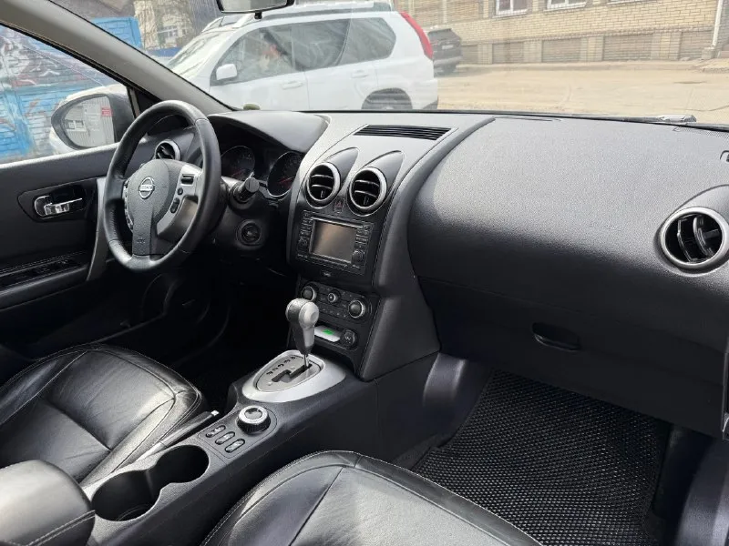 Nissan кашкай+2, кпп-автомат, 2013 год, 2.0 бензин, полный привод (подключаемый), 7 мест. автомобиль в идеальном состоянии !!! установлен контрактный двигатель с пробегом 40 тысяч и новая шикарная комплектация: электростёкла и зеркала, климат, круиз, кожа, панорамная крыша, камеры 360, бесключевой доступ, сигнализация, мультируль, навигация, музыка bose, у авто два ключа и два брелка, линзованный свет, abs, esp, на приборке ошибок нет. техническая часть авто также в прекрасном состоянии !!! кпп листает идеально, двигатель как часы, ходовая вся сделана, ни стуков ни скрипов !!! новый акб, новые свечи, масла-фильтра после замены, антифриз новый, масло в кпп после замены, новые тормозные диски и колодки. салон чистый, целый, кожа как новая. возможен трейд ин/обмен с вашей доплатой/. документы в порядке. можно оформить в кредит по двум документам !!! есть другие авто в продаже, огромный выбор на любой вкус и бюджет. авто уже на зимней новой резине, я-владелец, 181-й 📞 звоните: +7(959)2082267 - фотография - 5