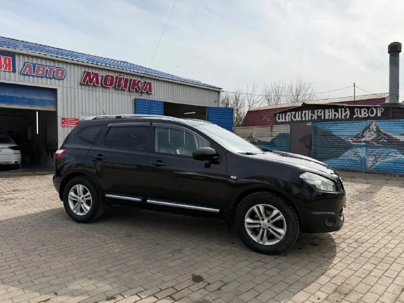 Nissan кашкай+2, кпп-автомат, 2013 год, 2.0 бензин, полный привод (подключаемый), 7 мест. автомобиль в идеальном состоянии !!! установлен контрактный двигатель с пробегом 40 тысяч и новая шикарная комплектация: электростёкла и зеркала, климат, круиз, кожа, панорамная крыша, камеры 360, бесключевой доступ, сигнализация, мультируль, навигация, музыка bose, у авто два ключа и два брелка, линзованный свет, abs, esp, на приборке ошибок нет. техническая часть авто также в прекрасном состоянии !!! кпп листает идеально, двигатель как часы, ходовая вся сделана, ни стуков ни скрипов !!! новый акб, новые свечи, масла-фильтра после замены, антифриз новый, масло в кпп после замены, новые тормозные диски и колодки. салон чистый, целый, кожа как новая. возможен трейд ин/обмен с вашей доплатой/. документы в порядке. можно оформить в кредит по двум документам !!! есть другие авто в продаже, огромный выбор на любой вкус и бюджет. авто уже на зимней новой резине, я-владелец, 181-й 📞 звоните: +7(959)2082267 - фотография - 7