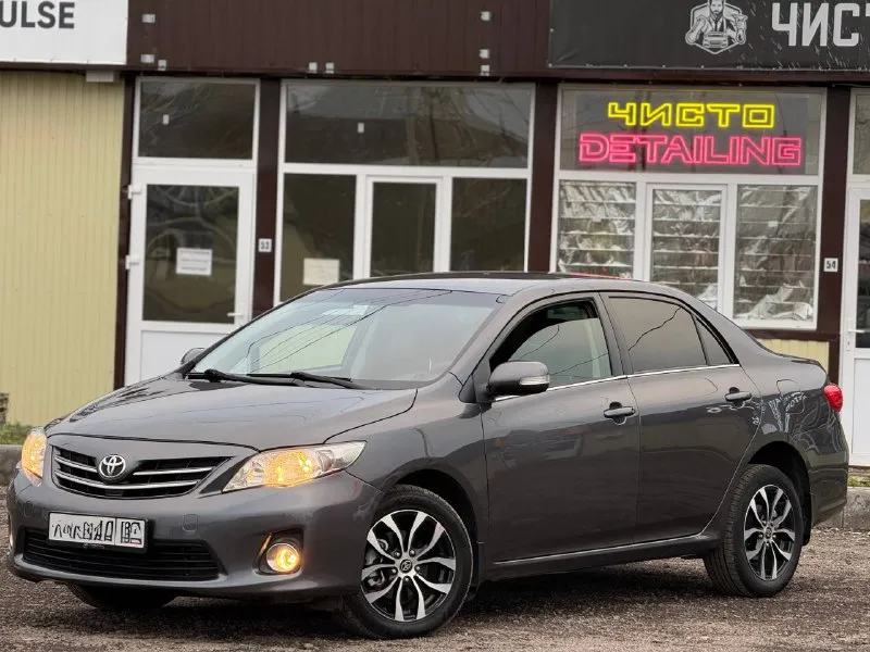 Цена: 1.080.000 торг. toyota corolla 2011г двигатель: 1.6 бензин ⛽️ кпп: полноценный автомат! пробег: 175.000 автомобиль обслужен, вложений не требует! двигатель работает идеально, коробка листает отлично! салон ухожен, не затерт! в салоне не курили! чистая история, 2 владельца. осмотр: донецк номер: +79494999290 ( тг на этом же номере) 📞 звоните: +7(949)4999290 - фотография - 2