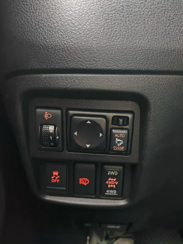 ⚠продам nissan жук ( juke)🪲 4wd год 2011 💥 цвет белый перламутр💥 (весь в родной краске) птс оригинал обьём 1.6 💨turbo (190 л. с. полный привод, не путайте с переднеприводным авто, поэтому цена и выше)🔥 184тыс. км пробег, ⚙мотор работает ровно коробка вариатор работает чётко✅ 🔓🔑бесключевой доступ;🖲кнопка старт-стоп; складывание зеркал;климат-контроль салон кожа парктроники перед и зад, 🎥камера заднего вида навигация📡, usb, 📀aux, bluetooth🔊 грм полностью обслужен на оригинальных запчастях замена масла в вариаторе свет led резина зимняя/летняя макеевка, зелёный 🗣цена: 1.250 000р. 📞 +79493934819 📞 звоните: +7(949)3934819 - фотография - 4