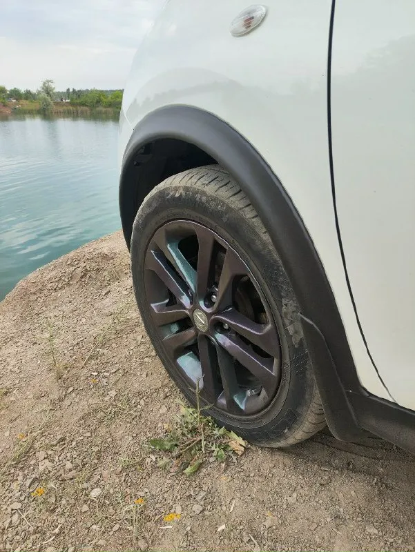 ⚠продам nissan жук ( juke)🪲 4wd год 2011 💥 цвет белый перламутр💥 (весь в родной краске) птс оригинал обьём 1.6 💨turbo (190 л. с. полный привод, не путайте с переднеприводным авто, поэтому цена и выше)🔥 184тыс. км пробег, ⚙мотор работает ровно коробка вариатор работает чётко✅ 🔓🔑бесключевой доступ;🖲кнопка старт-стоп; складывание зеркал;климат-контроль салон кожа парктроники перед и зад, 🎥камера заднего вида навигация📡, usb, 📀aux, bluetooth🔊 грм полностью обслужен на оригинальных запчастях замена масла в вариаторе свет led резина зимняя/летняя макеевка, зелёный 🗣цена: 1.250 000р. 📞 +79493934819 📞 звоните: +7(949)3934819 - фотография - 6