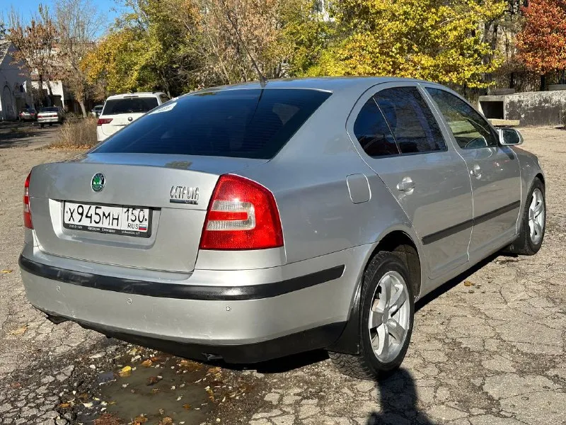 Продам skoda octavia a5 1.6 бензин год выпуска 2005 пробег 187000 тысяч в идеально состоянии без ржавчины, гнили, вмятин, по двигателю всё идеально по коробке всё идеально по комплектации кондиционер бортовой компьютер подогревы сидений и многое другое цена 535 000 +79493943583 - фотография - 3