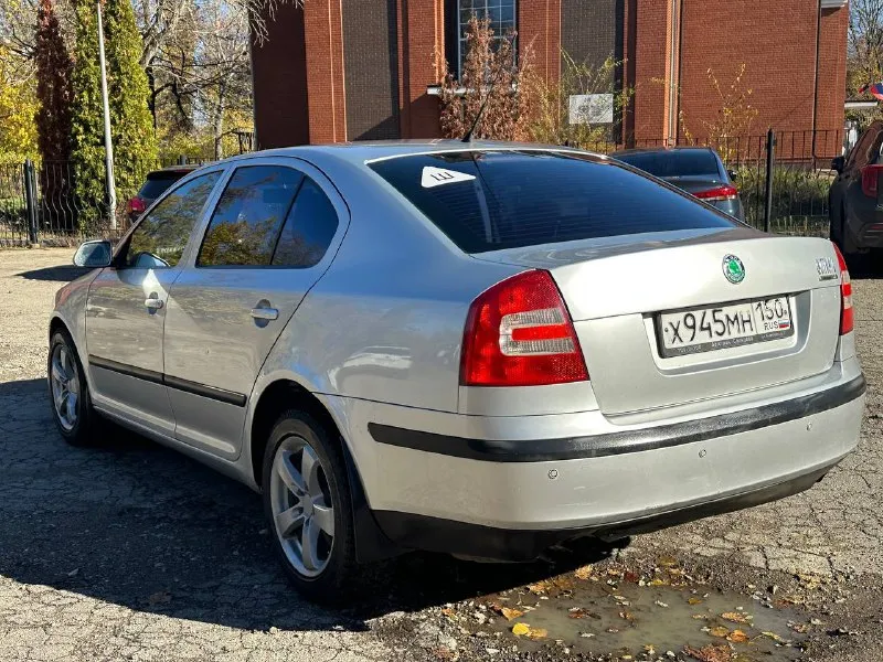 Продам skoda octavia a5 1.6 бензин год выпуска 2005 пробег 187000 тысяч в идеально состоянии без ржавчины, гнили, вмятин, по двигателю всё идеально по коробке всё идеально по комплектации кондиционер бортовой компьютер подогревы сидений и многое другое цена 535 000 +79493943583 - фотография - 4