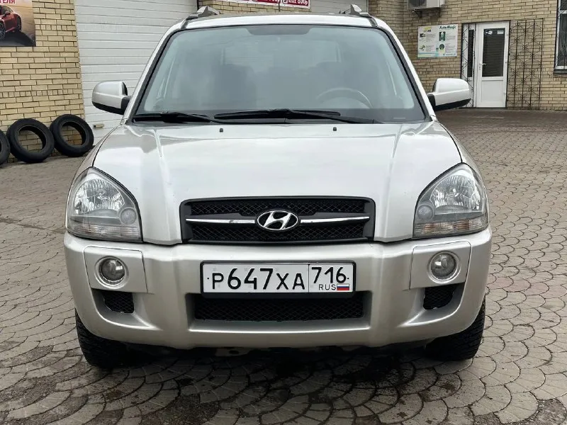 Продам hyundai tucson 2.0 бензин год выпуска 2008 коробка автомат пробег 268000 тысяч пробег родной автомобиль в идеальном состоянии, без вложений, двигатель в идеале, не дымит, не троит, масло не ест, коробка работает идеально, не пинает, не толкает, не греться, по кузову всё идеально, без рыжиков, без дтп, без вмятин, салон чистый ухоженный не прокуренный, два комплекта колес на дисках, цена 980 000 торг остальные вопросы по телефону +79493943583 - фотография - 8