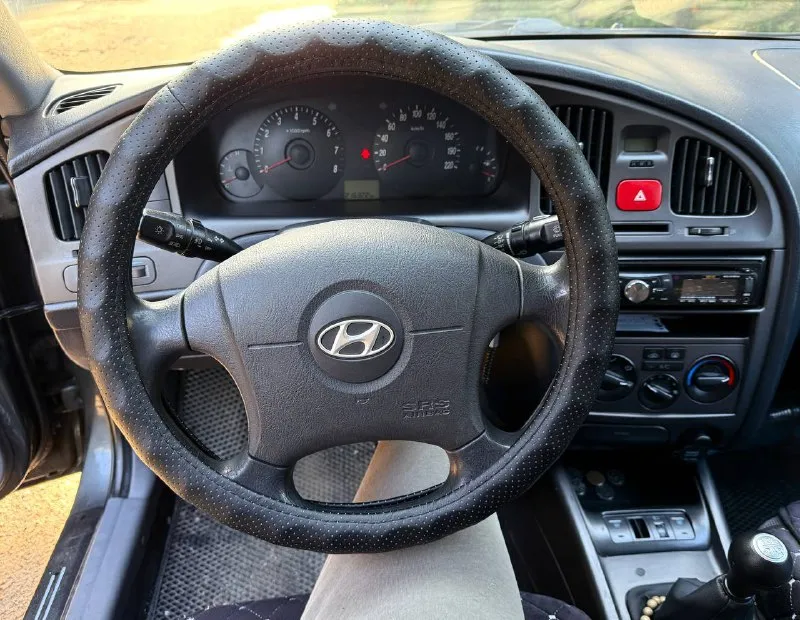 Продам хендэ элантра / hyundai elantra тагаз, iii (xd2) рестайлинг, мотор 1.6, бензин, 2009 г. в., в сером цвете. пробег: 216.712 км. автомобиль полностью обслужен, мкпп, двигатель - без нареканий! замена комплектующих производилась согласно регламента. салон не прокуренный, эва коврики в салоне и багажнике, чехлы на сидениях (передние и задние). по салону есть небольшие возрастные дефекты. печка и кондиционер, подогрев передних сидений, электростеклоподъемники всё работает исправно и без нареканий. по кузову - косметически окрашены передний и задний бампер (из-за жары на них начала шелушиться лкп, удара не было), полировка. в комплекте отдам летнюю резину + запаска в багажнике. по птс я 3й собственник. автотека зеленая, без ограничений, без запретов и дтп. цена: 450.000 руб. реальному покупателю обоснованный торг! осмотр донецк, макеевка тел. : +7 (949) 711 98 08 - фотография - 7
