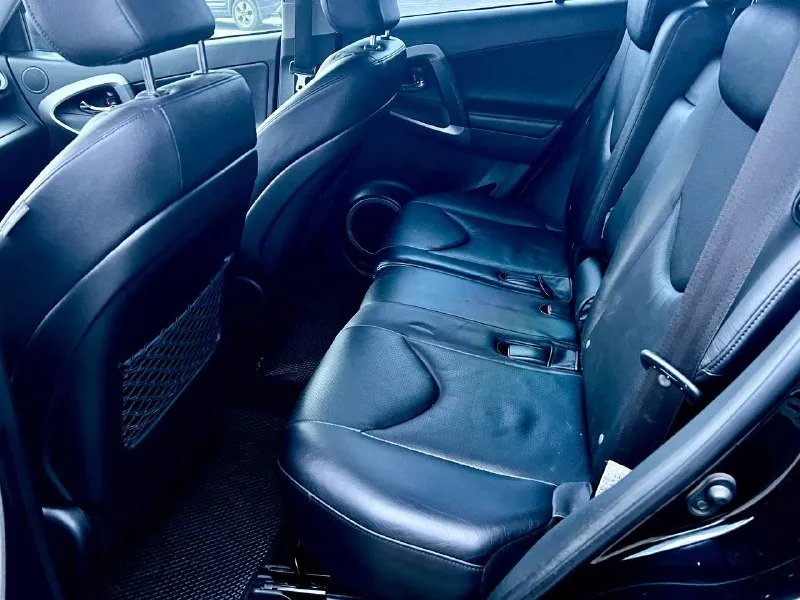 Toyota rav 4 полный привод, 2008год, бензин 2.0 автомат обычный! пробег:188.000км родной!! два хозяина за всю историю!! автотека зеленая!!! автомобиль без дтп!! автомобиль в хорошем состоянии !! в максимальной комплектации!!! есть все для комфортного вождения! подогрев сидений, партроник, круиз-контроль, климат-контроль, кожаный салон, мульти руль, 4wd старт стоп кнопка бесключевой доступ и многое другое…. . одним словом это toyota автомобиль который не нуждается в рекламе!!!! кто знает тот поймет!!! юридически чист!!! с документами полный порядок!!! цена :1.280.000₽ все вопросы по тел:+79493578236 или телега +79094166333 - фотография - 6