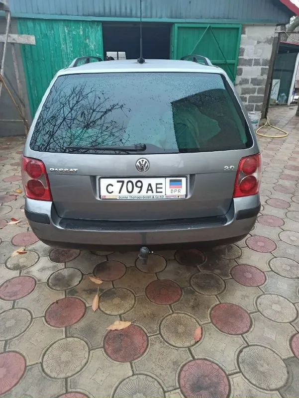 Продам volkswagen passat b5+ 2002 г. в. , 2 л. атмосфера, ручная коробка передач, пробег 264 тыс (не мотался). пригоняли с германии для себя, три года в одних руках. состояние отличное. автомобиль живой, приятно управлять. расход 8 л. в смешанном цикле. масло не жрет, не дымит, не троит, не торохтит, никаких ошибок нет. на трассе плывёт, а не едет, клиренс большой, салон просторный, багажник 500 л, можно холодильники возить, если сложить задний ряд сидений. машина обслужена полностью, ни разу не подводила. из комфорта: климат контроль, подогревы передних сидений, зеркал, стёкол, круиз контроль. работает каждая кнопка. все интересующие вопросы по телефону +79494817931 сергей. цена 620 тыс. рублей, торг у капота. осмотр в г. макеевка. 📞 звоните: +7(949)4817931 - фотография - 3