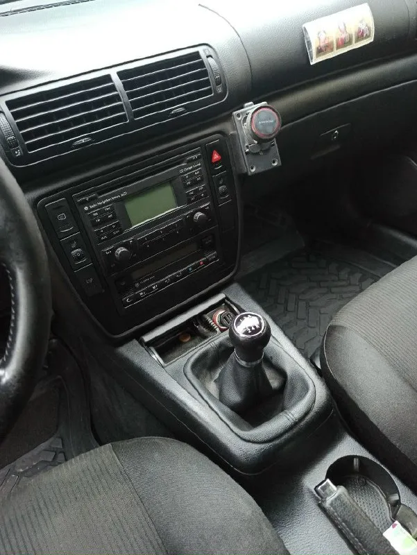 Продам volkswagen passat b5+ 2002 г. в. , 2 л. атмосфера, ручная коробка передач, пробег 264 тыс (не мотался). пригоняли с германии для себя, три года в одних руках. состояние отличное. автомобиль живой, приятно управлять. расход 8 л. в смешанном цикле. масло не жрет, не дымит, не троит, не торохтит, никаких ошибок нет. на трассе плывёт, а не едет, клиренс большой, салон просторный, багажник 500 л, можно холодильники возить, если сложить задний ряд сидений. машина обслужена полностью, ни разу не подводила. из комфорта: климат контроль, подогревы передних сидений, зеркал, стёкол, круиз контроль. работает каждая кнопка. все интересующие вопросы по телефону +79494817931 сергей. цена 620 тыс. рублей, торг у капота. осмотр в г. макеевка. 📞 звоните: +7(949)4817931 - фотография - 5