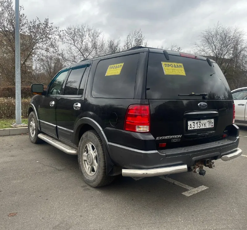 Продам ford expedition второго поколения, 2004 года. 5.4 газ / бензин. коробка -автомат. работает исправно как на газу, так и на бензине. полный привод работает. хорошая зимняя шипованная резина на родных дисках. с машиной отдам комплект - 5 дисков ( что на последнем фото ) без резины. пробег: 232000 км. салон в хорошем состоянии, 3 ряда сидений. продажа только с переоформлением. цена: 1 500 000 (торг уместен). находится в донецке, подробные вопросы по телефону +79493637308. 📞 звоните: +7(949)3637308 - фотография - 2
