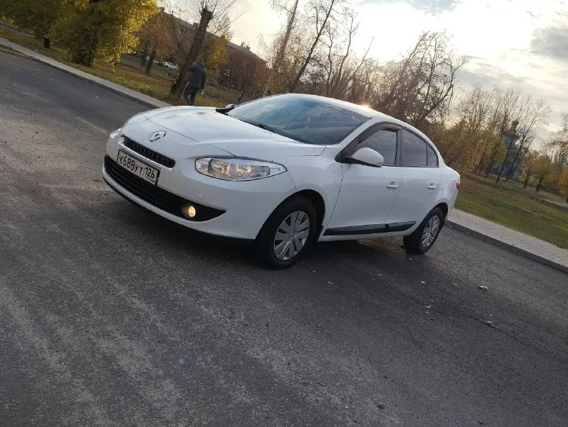Г. макеевка!!! продам renault fluence 2010г. в, 1.6 16v, двигатель к4м, пробег 190 т. км, автомат/ климат, полностью в родном окрасе. авто обслужен - новый комплект грм с помпой, термостат с прокладкой, антифриз, фазорегулятор, новое масло в акпп, ( давления масла в акпп как в новом авто), все масла и жидкости только оригинал elf. машинка в идеальнейшем внешнем и техническом состоянии, кузов оцинкованный, даже намека на ржу нет, по технике как новая машина, вся обслужена до мелочей, под капотом никаких течей, запотеваний и прочей гадости нет, всё сухо, салон вообще в идеале как будто и никто в нем не ездил, ничего не потерто, не просижено и не поцарапано. по электрике всё работает, комплектация - подогрев сидений, подрулевое управление мультимедией, борт компьютер, 4 эсп, сигнализация с цз, датчики света и дождя, электро зеркала с обогревом, климат, также отличный парктроник с голосовым предупреждением о препятствии перед/зад. стекла все целые, номера вин и номер двигате 📞 звоните: +7(949)6939220 - фотография - 2