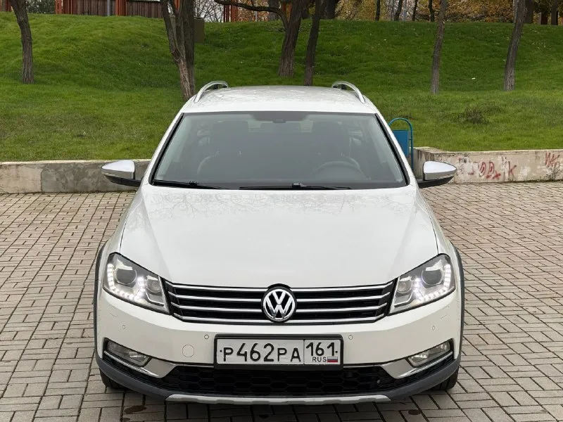 Volkswagen passat, 2012 alltrack 4motion двигатель: 2000cc / 211hp / 155kw tfsi тип коробки передач: nme(6a) пробег 260 000км автомобиль в отличном состоянии! мотор работает тихо без посторонних шумов, масложора нет! коробка работает отлично, не пинает не буксует!(обслуживалась) по ходовой все в порядке! полный привод обслужен автомобиль в максимальной комплектации!вентиляция передних сидений, массаж передних сидений! климат контроль греет холодит! адаптивный свет абсолютно всё работает! очень надёжный комфортный красивый универсал на полном приводе! цена 1 210 000₽ торг остальные вопросы по телефону: +79496361868 телега +380681107552 воцап телега - фотография - 3