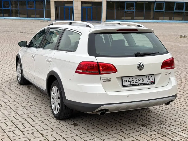 Volkswagen passat, 2012 alltrack 4motion двигатель: 2000cc / 211hp / 155kw tfsi тип коробки передач: nme(6a) пробег 260 000км автомобиль в отличном состоянии! мотор работает тихо без посторонних шумов, масложора нет! коробка работает отлично, не пинает не буксует!(обслуживалась) по ходовой все в порядке! полный привод обслужен автомобиль в максимальной комплектации!вентиляция передних сидений, массаж передних сидений! климат контроль греет холодит! адаптивный свет абсолютно всё работает! очень надёжный комфортный красивый универсал на полном приводе! цена 1 210 000₽ торг остальные вопросы по телефону: +79496361868 телега +380681107552 воцап телега - фотография - 5