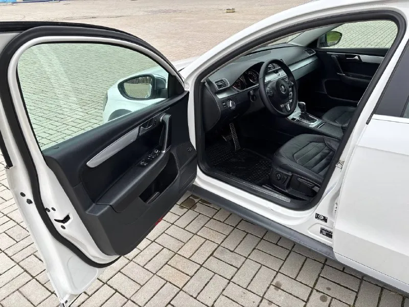 Volkswagen passat, 2012 alltrack 4motion двигатель: 2000cc / 211hp / 155kw tfsi тип коробки передач: nme(6a) пробег 260 000км автомобиль в отличном состоянии! мотор работает тихо без посторонних шумов, масложора нет! коробка работает отлично, не пинает не буксует!(обслуживалась) по ходовой все в порядке! полный привод обслужен автомобиль в максимальной комплектации!вентиляция передних сидений, массаж передних сидений! климат контроль греет холодит! адаптивный свет абсолютно всё работает! очень надёжный комфортный красивый универсал на полном приводе! цена 1 210 000₽ торг остальные вопросы по телефону: +79496361868 телега +380681107552 воцап телега - фотография - 7