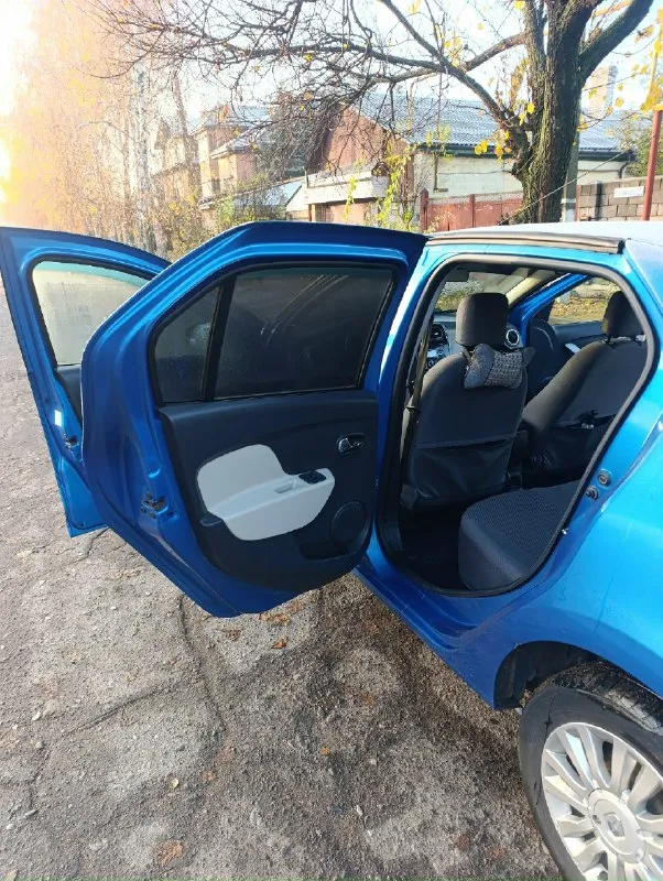 Продам renault логан 2,2014 год, пробег 236000, климат, подогрев сидений, парктроник, круиз контроль, газ евро4. 700.000 +79497512031 📞 звоните: +7(949)7512031 - фотография - 3