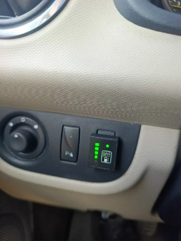 Продам renault логан 2,2014 год, пробег 236000, климат, подогрев сидений, парктроник, круиз контроль, газ евро4. 700.000 +79497512031 📞 звоните: +7(949)7512031 - фотография - 4