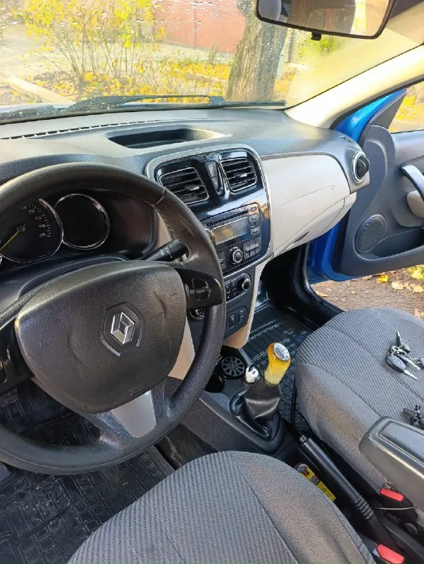 Продам renault логан 2,2014 год, пробег 236000, климат, подогрев сидений, парктроник, круиз контроль, газ евро4. 700.000 +79497512031 📞 звоните: +7(949)7512031 - фотография - 7
