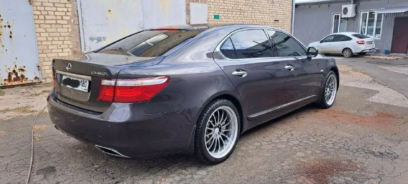 Ls460l 2008 270 пробег, v8 хороший, как внешне так и технически, об авто заботились, все жидкости заменены везде, диски колодки, рычаги, произвел т/о замена свечей, прокладок крышек, прокладок впуска и выпуска, муфт кордана, без ошибок, рейка на отлично, мотор и автомат делают своё дело, дорогой ксенон, очень хорошый свет, салон ухоженный, мультимедия андроид, 5 мест, работает всё, японец. колёса 20 мягко и комфортно, авто располагает к спокойной размеренной езде и если надо, быстро уйти из виду), цена за наличку. 1.550 +79496397148 - фотография - 4