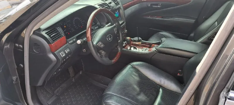 Ls460l 2008 270 пробег, v8 хороший, как внешне так и технически, об авто заботились, все жидкости заменены везде, диски колодки, рычаги, произвел т/о замена свечей, прокладок крышек, прокладок впуска и выпуска, муфт кордана, без ошибок, рейка на отлично, мотор и автомат делают своё дело, дорогой ксенон, очень хорошый свет, салон ухоженный, мультимедия андроид, 5 мест, работает всё, японец. колёса 20 мягко и комфортно, авто располагает к спокойной размеренной езде и если надо, быстро уйти из виду), цена за наличку. 1.550 +79496397148 - фотография - 7