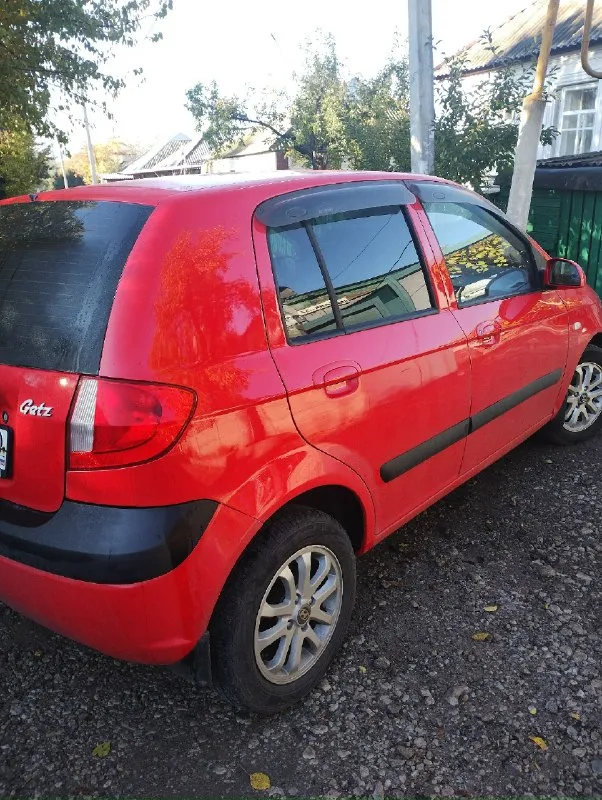 Продам hyundai в хорошем состоянии 2008г. двигатель 1.4 шепчет,135000 родного пробега, документы чистые, приятный салон, дно без дыр, могу присутствовать в мрэо, цена 520000₽ осмотр в макеевке+79493488702 📞 звоните: +7(949)3488702 - фотография - 1