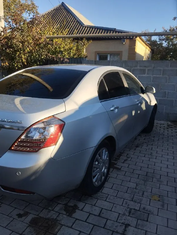 Эмгранд 2013г. авто в отличном состоянии. всё работает. пробег 114.000км (родной!). коробка автомат.... - фотография